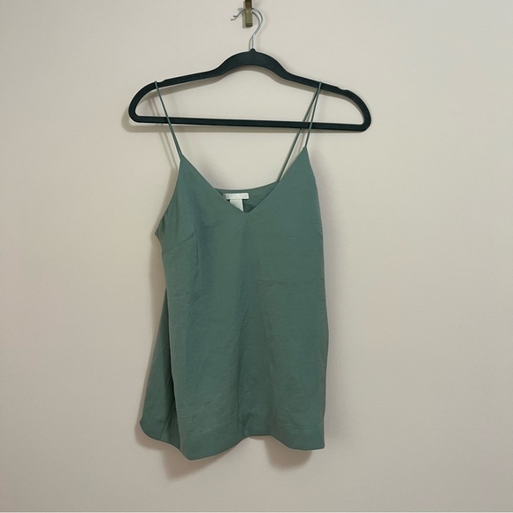 Cute V neck satin camisole in mint green size US 6- H&M - Picture 2 of 9